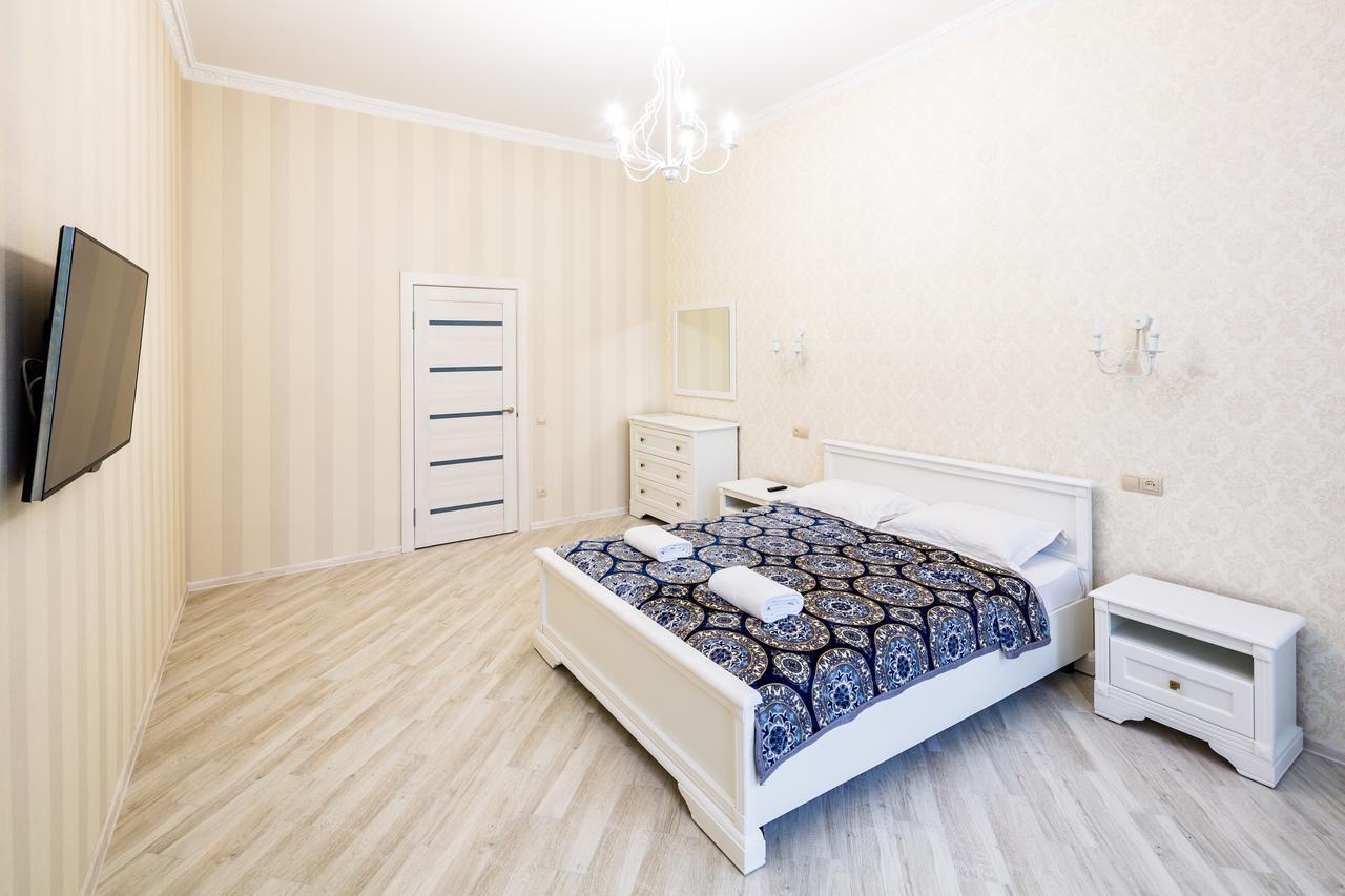 Leogrand Vip Apartments On Udatnogo 4 ลวีฟ ภายนอก รูปภาพ