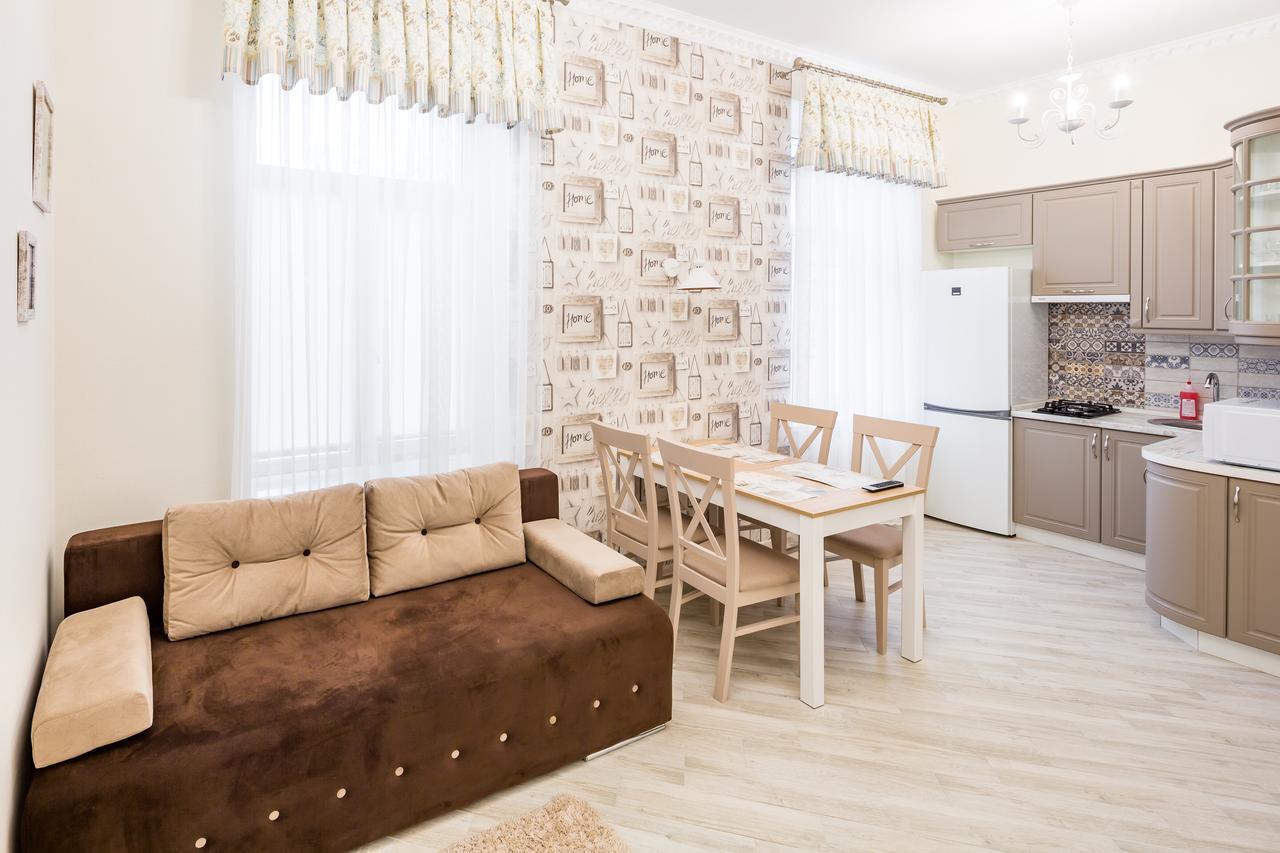 Leogrand Vip Apartments On Udatnogo 4 ลวีฟ ภายนอก รูปภาพ